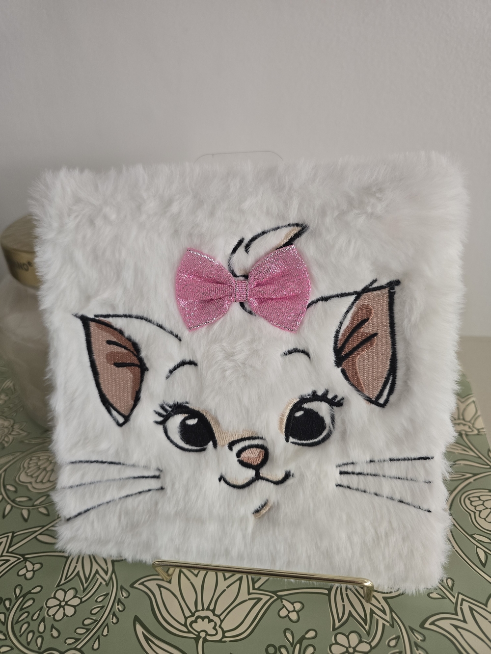 Disney The Aristocats Marie Fluffy Eyeshadow Palette